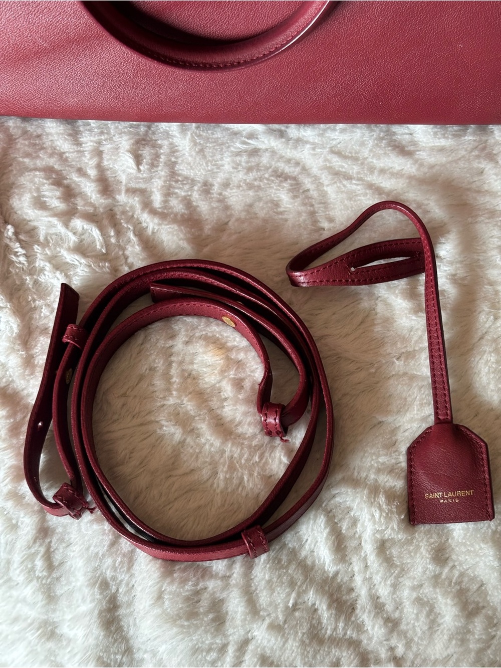 Saint Laurent Cabas in Wine/Gold - Picture 11 of 14
